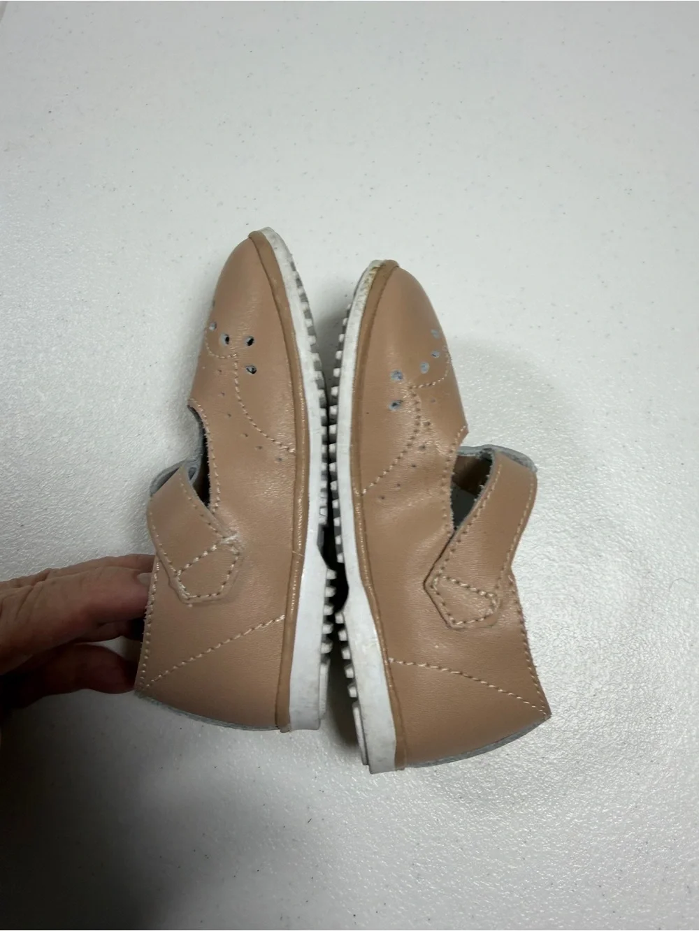 Angel Kids T-Strap Mary Jane Shoes - Tan size 5